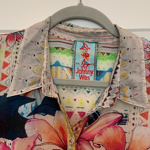 Colorful Women’s Johnny Was Rayon Short Sleeved Shirt Sz m - Picture 7 of 8